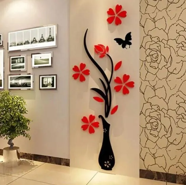 Vase in Red and Black Color Wooden Wall Décor